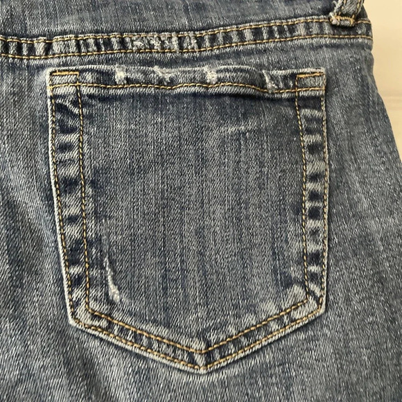 Mossimo Jr Womens Denim Shorts Size 9 Pockets Cuffed Beach Stretch Distressed - Picture 6 of 10